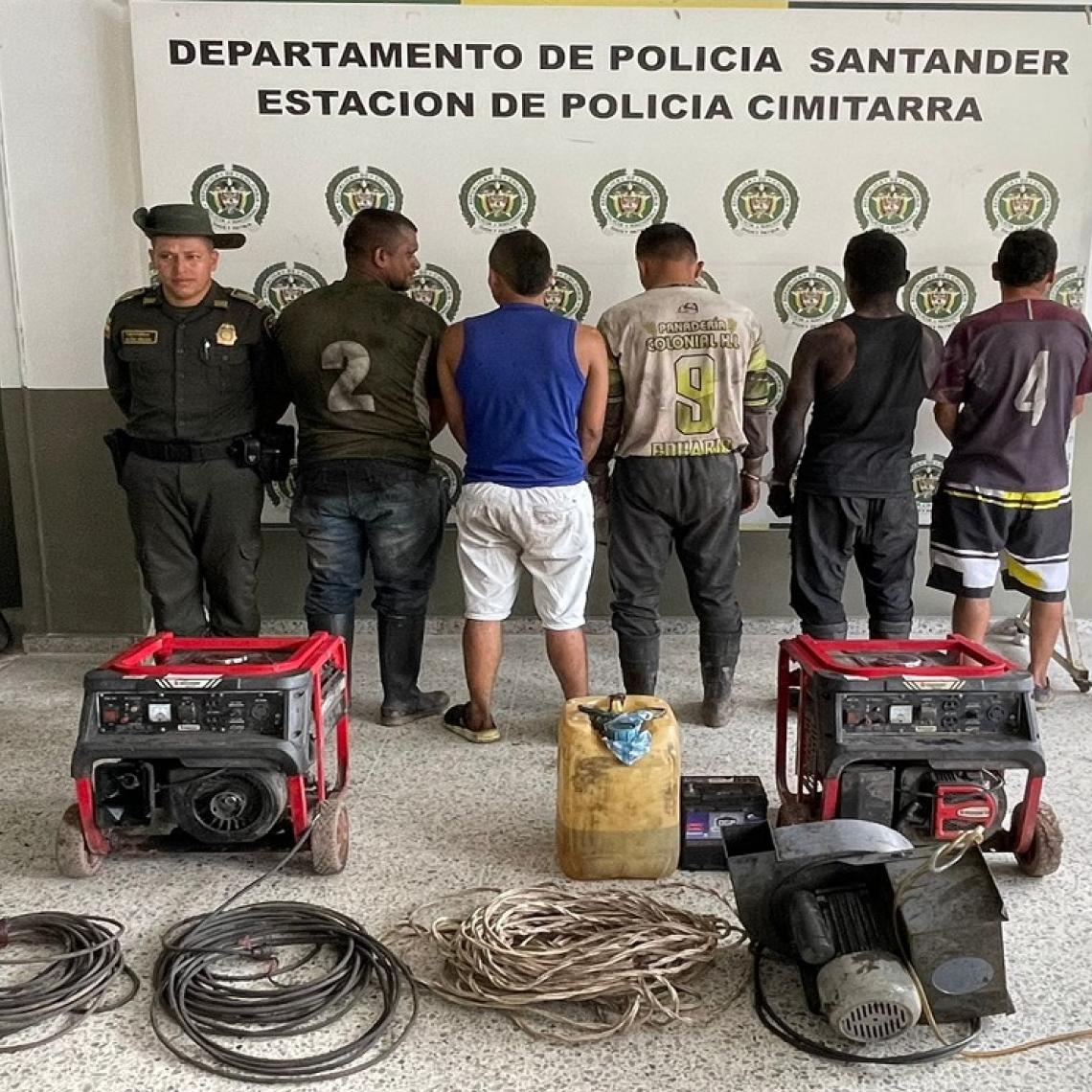 Golpe a las estructuras de minería ilegal en Santander: Quinta Brigada logró cinco capturas por este delito