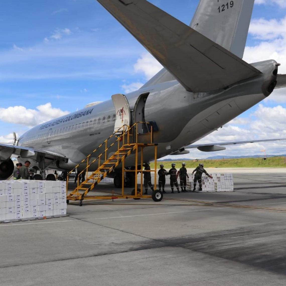 Colombia envía ayuda humanitaria a México en aeronave de la Fuerza Aeroespacial