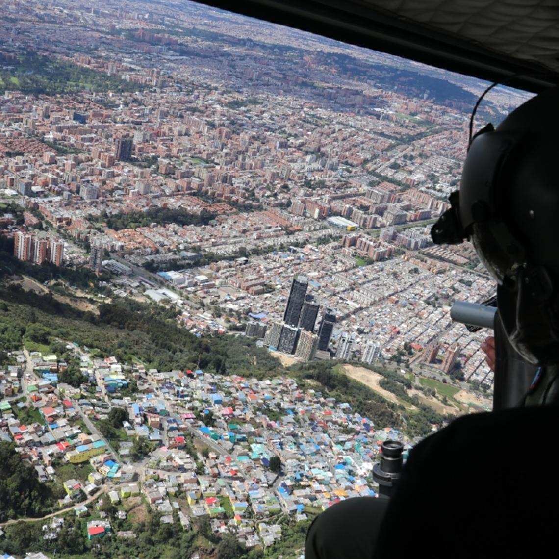 Misiones de patrullaje aéreo refuerzan seguridad en los cerros orientales de Bogotá
