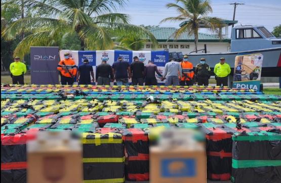 En el Golfo de Urabá, interceptadas dos lanchas con mercancía de contrabando