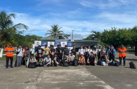 Rescatados 30 migrantes asiáticos por la Armada de Colombia