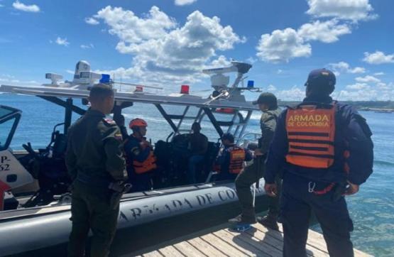 Armada de Colombia asistió a turista en emergencia en San Andrés