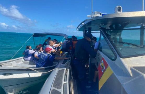 Rescatados 15 turistas en emergencia en el mar