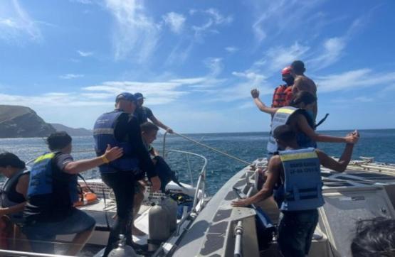 Rescatados 24 pasajeros de una embarcación en emergencia