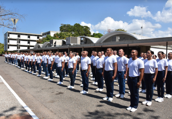 De la cuna de Lanceros a Aspirantes en la Escuela Naval