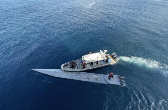 Trágico transporte de alcaloides en un semisumergible