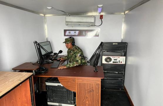 Tres emisoras de las Fuerzas Militares informan minuto a minuto evolución del volcán Nevado del Ruiz