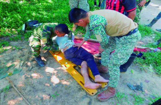 cgfm Tropas de la Fuerza de Tarea Conjunta Omega realizan evacuación de un campesino mordido por una serpiente en Caquetá