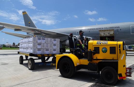 Vuelan las aeronaves de la Fuerza Aérea Colombiana en beneficio de la comunidad del Archipiélago 
