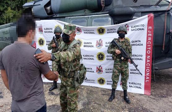 Ante el Ejército se desmoviliza cabecilla de uno de los frentes del GAO ELN que delinque en sur de Bolívar