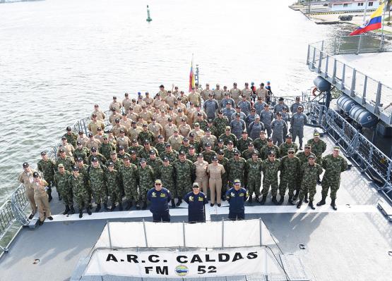 Profesionales Oficiales de La Reserva de las Fuerzas Militares reafirmaron su compromiso con Colombia