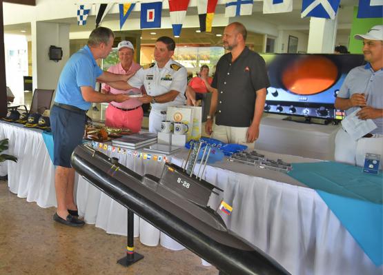 Flotilla de submarinos y club campestre de Cartagena juntos trabajando con sentido social