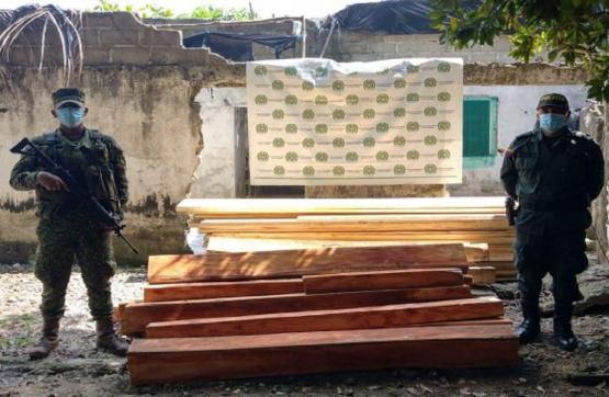 Armada de Colombia incauta 180 listones de madera