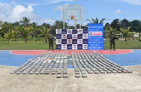 Armada de Colombia incauta cargamento de cocaína que supera los 14 millones de dólares en Chocó