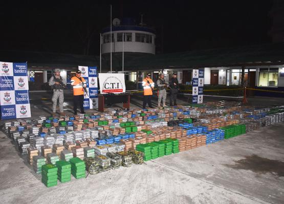 Armada Nacional incauta cerca de 2.5 toneladas de clorhidrato de cocaína en el Caribe colombiano