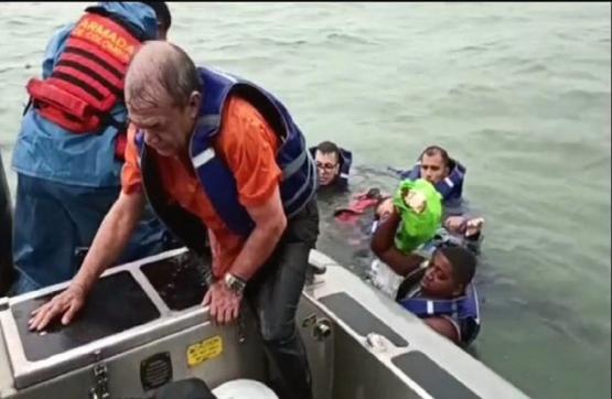 Armada de Colombia rescata a 24 náufragos en Buenaventura