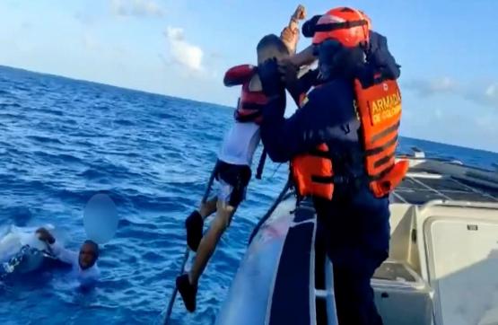 Armada de Colombia rescata cuatro náufragos en San Andrés islas 