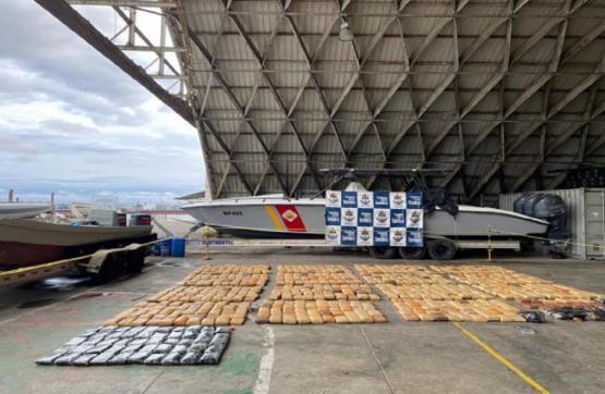 Incautada más de una tonelada de cocaína y marihuana en dos embarcaciones por el Pacífico