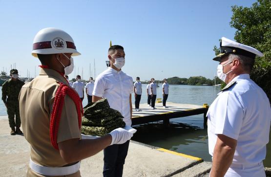 Infantes de Marina bachilleres culminaron servicio militar en la universidad del mar