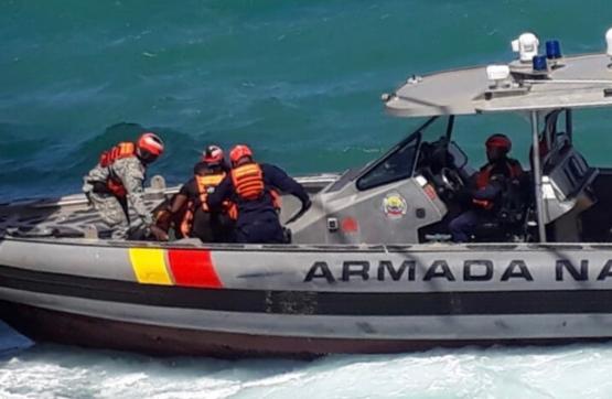 Armada de Colombia continúa búsqueda de tres pescadores en la alta Guajira