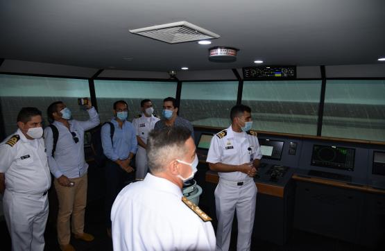 Entidades marítimas de visita en la Escuela Naval de Cadetes