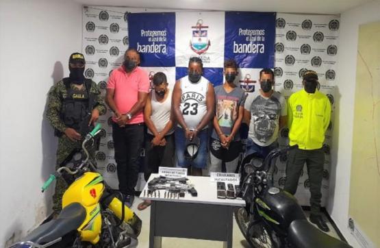 Armada de Colombia y Policía capturan cinco integrantes del GAO Clan del Golfo, en Bolívar