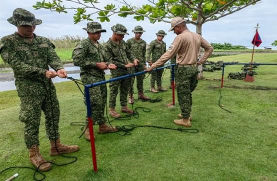 Así se entrenan los futuros oficiales de Infantería de Marina de la Armada de Colombia