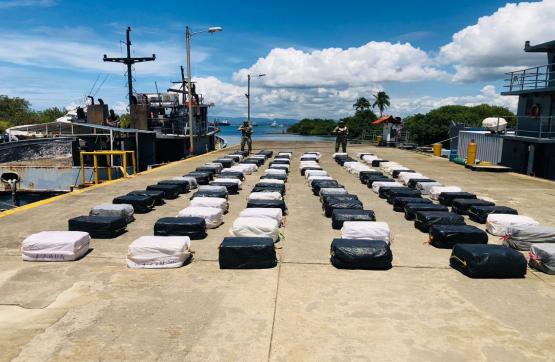 Autoridades colombianas y panameñas dan duro golpe al narcotráfico en el mar
