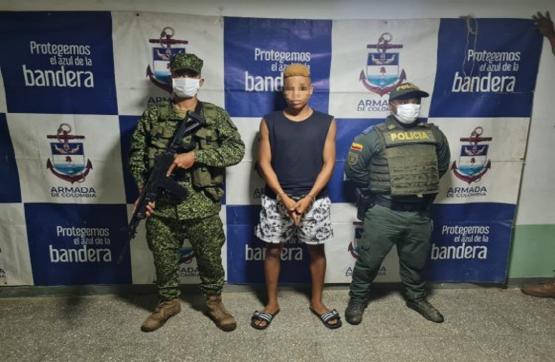 Armada de Colombia y Policía capturan presunto sicario del Clan del Golfo, en Bahía Solano, Chocó