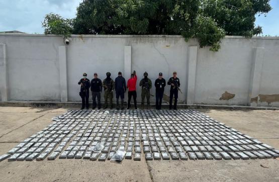 Armada de Colombia continúa ofensiva contra el narcotráfico