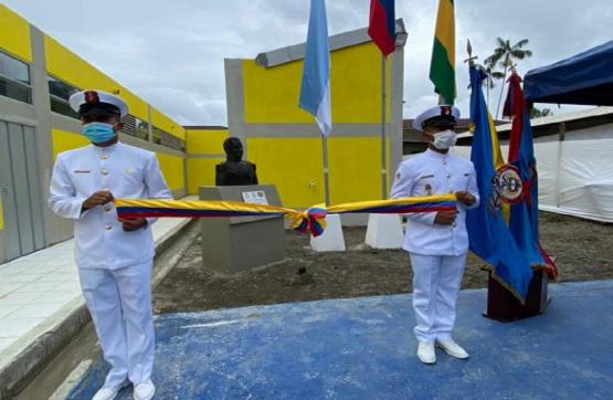 Armada de Colombia entrega remodelación de centro educativo en Guapi, Cauca