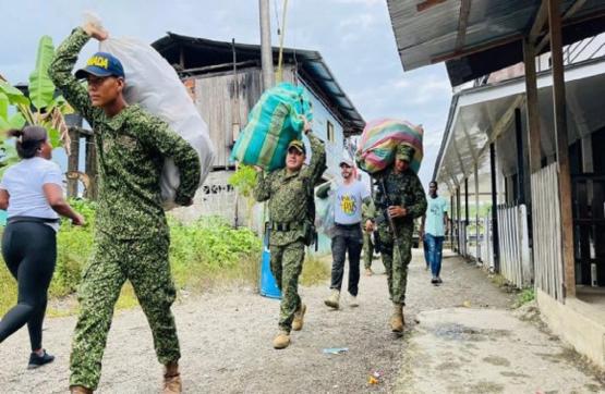 Más de cinco toneladas en ayudas humanitarias recibieron los habitantes de Guapi, en el Pacífico Colombiano