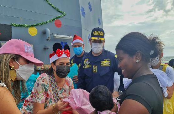 Armada de Colombia lleva a cabo la Navidad Insular en Cartagena