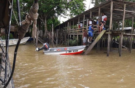 Armada de Colombia pone a salvo la vida de cuatro personas en el Pacífico colombiano
