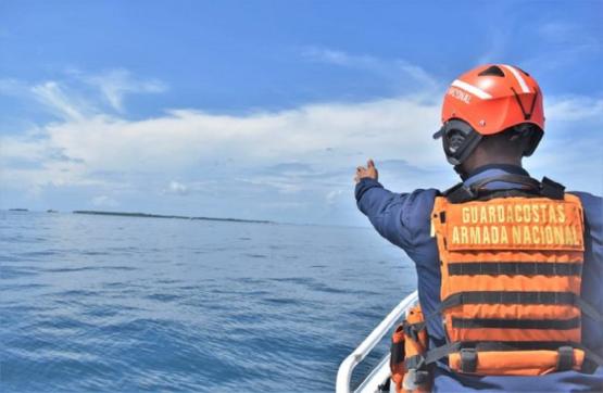 Armada de Colombia prestó apoyo para el rescate de un pescador y adelantó búsqueda de otro desaparecido