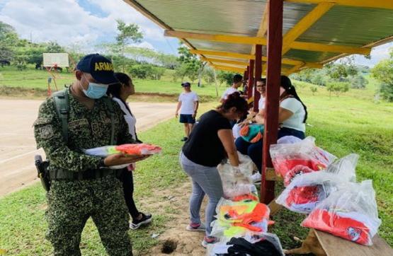 Armada de Colombia realizó jornada de apoyo al desarrollo en Solano, Caquetá