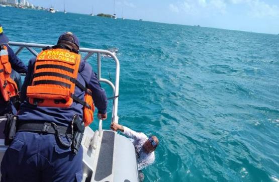  Armada de Colombia rescata siete personas tras emergencia en el mar