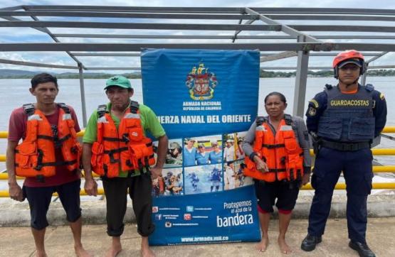 Armada de Colombia rescata cuatro extranjeros en el río Orinoco