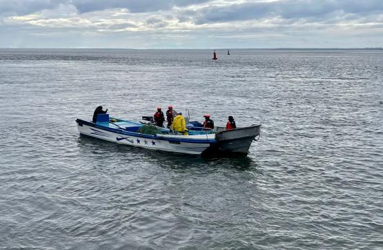 Rescatados tres pescadores que se encontraban a la deriva en el océano Pacífico