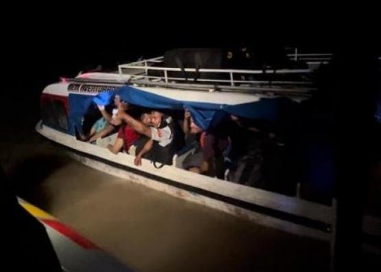 Armada de Colombia rescató 23 personas que se encontraban en emergencia
