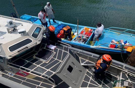 Armada de Colombia intercepta embarcación con ecuatorianos en el pacífico sur nariñense