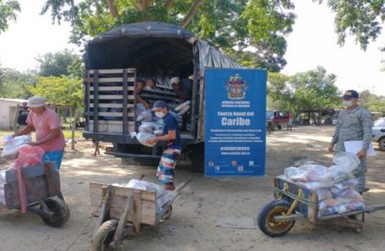 Armada Nacional continúa apoyando la entrega de ayudas humanitarias en la zona insular de Cartagena