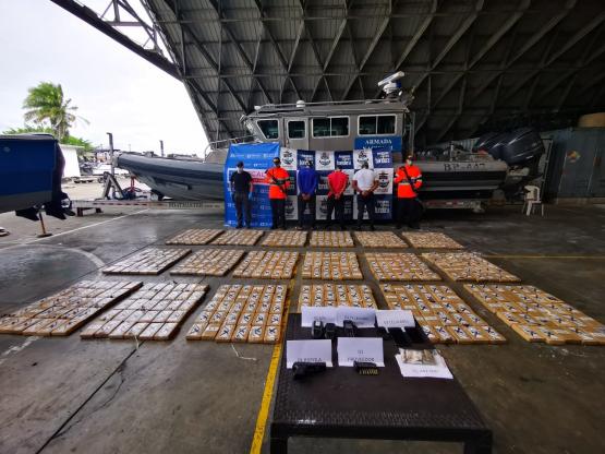 Armada de Colombia interceptó embarcación con más de media tonelada de cocaína en el Pacífico 