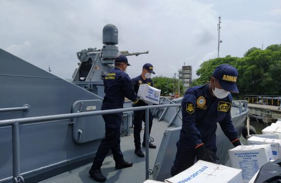 Armada Nacional llegó hasta Acandí y Capurganá con 9 toneladas de ayudas humanitarias   