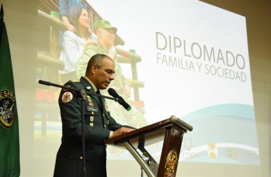 Comandante del Ejército presenta primer Diplomado virtual en Familia y Sociedad