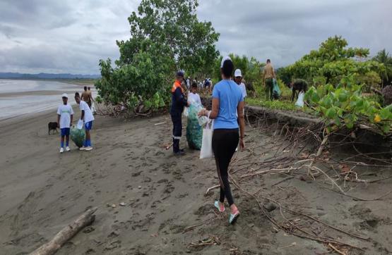  Dirección General Marítima adelanta jornadas de limpieza en playas del Pacífico chocoano  