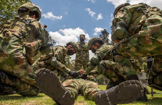 Enfermeros militares se entrenan en cuidados tácticos para víctimas del combate y control de hemorragias