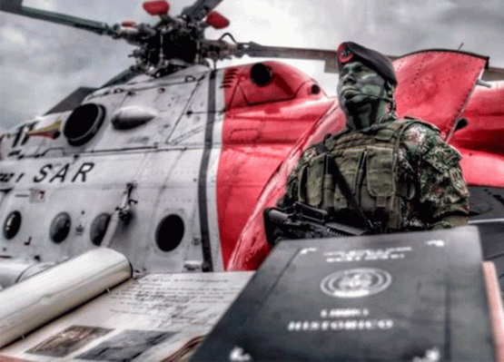 helicóptero de la operación Jaque de la Aviación de Ejército 