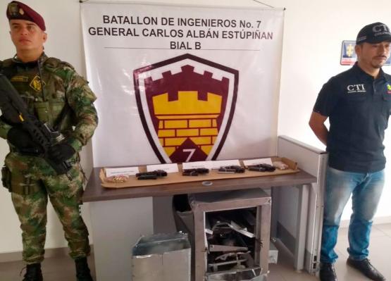 Ejército Nacional y CTI incautan material de guerra transportado por una empresa de envíos