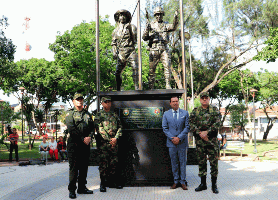 En Bucaramanga, Santander, se develó monumento a los Héroes Caídos